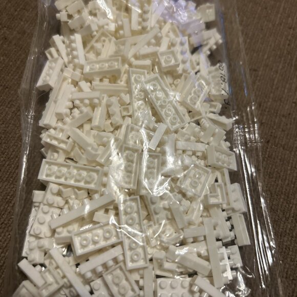 LEGO 1x2 Panel w/ Center Divider-Heel Protector White Large Qty No Label Read - Picture 2 of 16